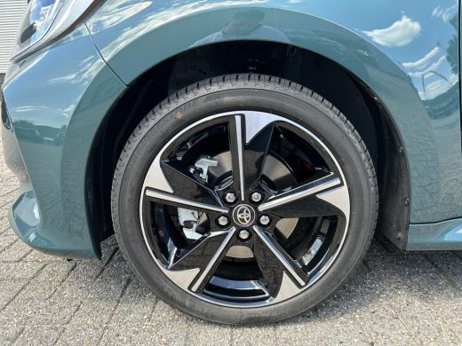 Toyota Yaris 1.5 Hybrid 130 Executive ActivLease financial lease