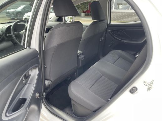 Toyota Yaris 1.5 Hybrid Active ActivLease financial lease