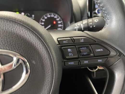 Toyota Yaris 1.5 Hybrid Active ActivLease financial lease