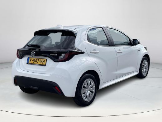 Toyota Yaris 1.5 Hybrid Active ActivLease financial lease