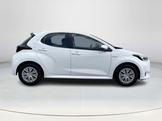 Toyota Yaris 1.5 Hybrid Active ActivLease financial lease