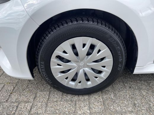 Toyota Yaris 1.5 Hybrid Active ActivLease financial lease