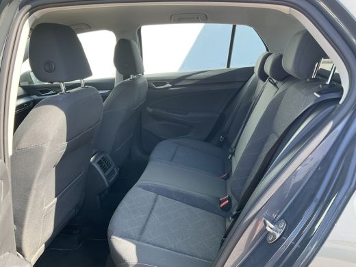 Volkswagen Golf 1.5 TSI Life Adap.Cruise Sfeerverl Carplay Led NL-Auto Dealer-Onderhouden! ActivLease financial lease