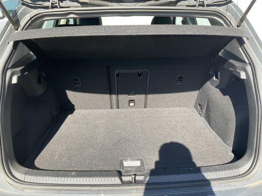 Volkswagen Golf 1.5 TSI Life Adap.Cruise Sfeerverl Carplay Led NL-Auto Dealer-Onderhouden! ActivLease financial lease