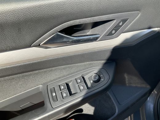 Volkswagen Golf 1.5 TSI Life Adap.Cruise Sfeerverl Carplay Led NL-Auto Dealer-Onderhouden! ActivLease financial lease