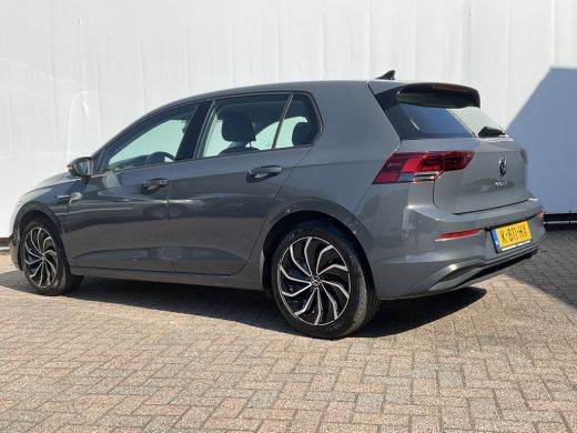 Volkswagen Golf 1.5 TSI Life Adap.Cruise Sfeerverl Carplay Led NL-Auto Dealer-Onderhouden! ActivLease financial lease