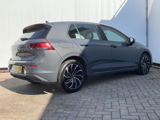 Volkswagen Golf 1.5 TSI Life Adap.Cruise Sfeerverl Carplay Led NL-Auto Dealer-Onderhouden! ActivLease financial lease