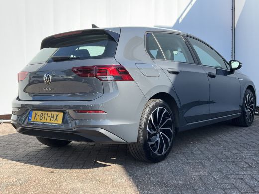 Volkswagen Golf 1.5 TSI Life Adap.Cruise Sfeerverl Carplay Led NL-Auto Dealer-Onderhouden! ActivLease financial lease