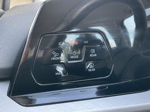 Volkswagen Golf 1.5 TSI Life Adap.Cruise Sfeerverl Carplay Led NL-Auto Dealer-Onderhouden! ActivLease financial lease