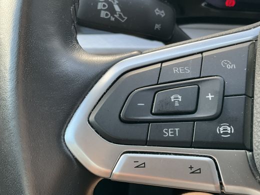 Volkswagen Golf 1.5 TSI Life Adap.Cruise Sfeerverl Carplay Led NL-Auto Dealer-Onderhouden! ActivLease financial lease