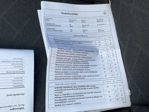 Volkswagen Golf 1.5 TSI Life Adap.Cruise Sfeerverl Carplay Led NL-Auto Dealer-Onderhouden! ActivLease financial lease