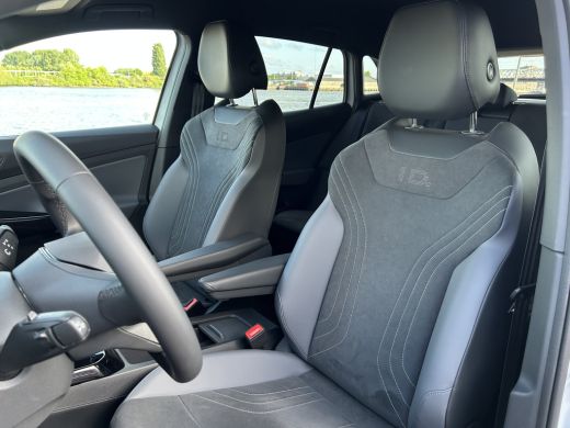 Volkswagen ID.4 Pro Limited Edition 77 kWh | Uit voorraad leverbaar! ActivLease financial lease