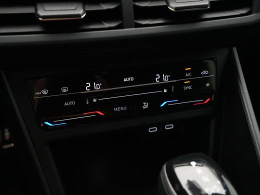 Volkswagen Polo 1.0 TSI 95pk DSG R-Line Navi via App Pdc Clima Lm Velgen 310 ActivLease financial lease