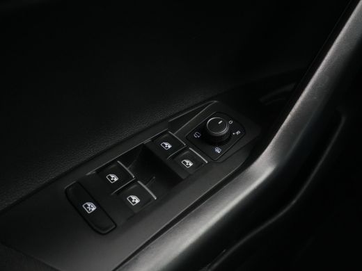 Volkswagen Polo 1.0 TSI R-Line Navi via App Pdc Acc Clima 332 ActivLease financial lease