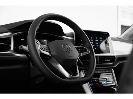 Volkswagen T-Roc 1.0 TSI 110 pk Life Edition | Multimedia | Assistance Plus | Stoelpakket | Dashboard pro ActivLease financial lease