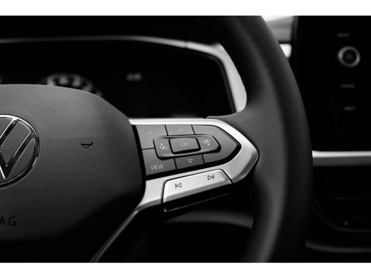 Volkswagen T-Roc 1.0 TSI 110 pk Life Edition | Multimedia | Assistance Plus | Stoelpakket | Dashboard pro ActivLease financial lease
