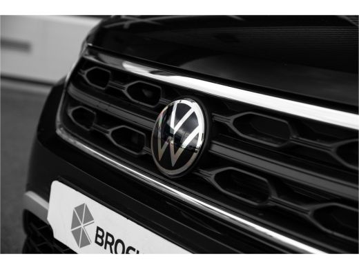 Volkswagen T-Roc 1.0 TSI 110 pk Life Edition | Multimedia | Assistance Plus | Stoelpakket | Dashboard pro ActivLease financial lease