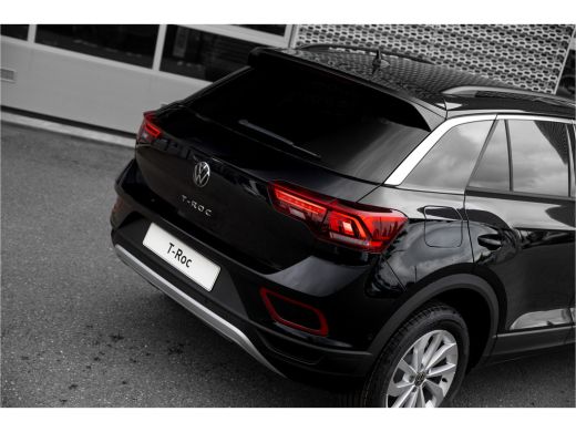 Volkswagen T-Roc 1.0 TSI 110 pk Life Edition | Multimedia | Assistance Plus | Stoelpakket | Dashboard pro ActivLease financial lease
