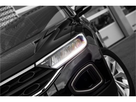 Volkswagen T-Roc 1.0 TSI 110 pk Life Edition | Multimedia | Assistance Plus | Stoelpakket | Dashboard pro ActivLease financial lease