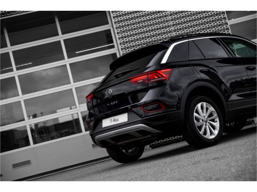 Volkswagen T-Roc 1.0 TSI 110 pk Life Edition | Multimedia | Assistance Plus | Stoelpakket | Dashboard pro ActivLease financial lease