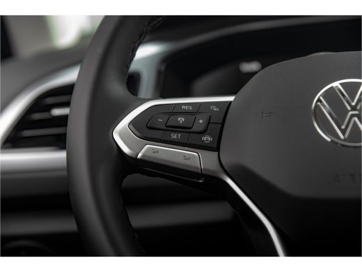 Volkswagen T-Roc 1.0 TSI 110 pk Life Edition | Multimedia | Assistance Plus | Stoelpakket | Dashboard pro ActivLease financial lease