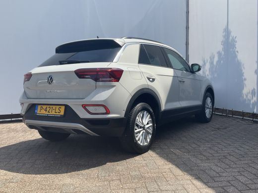 Volkswagen T-Roc 1.5 TSI Life 150pk Automaat Adap.Cruise Carplay Cam Hoogzitter Incl.BTW ActivLease financial lease