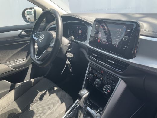 Volkswagen T-Roc 1.5 TSI Life 150pk Automaat Adap.Cruise Carplay Cam Hoogzitter Incl.BTW ActivLease financial lease
