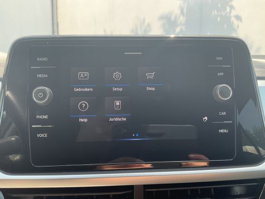 Volkswagen T-Roc 1.5 TSI Life 150pk Automaat Adap.Cruise Carplay Cam Hoogzitter Incl.BTW ActivLease financial lease