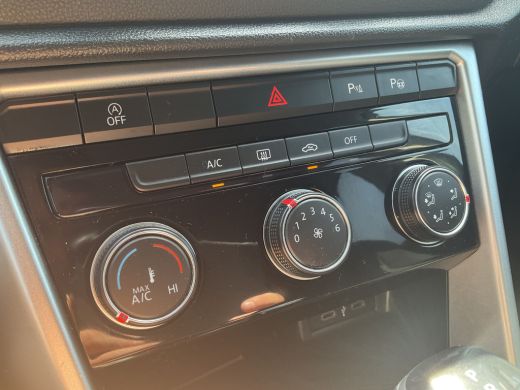 Volkswagen T-Roc 1.5 TSI Life 150pk Automaat Adap.Cruise Carplay Cam Hoogzitter Incl.BTW ActivLease financial lease