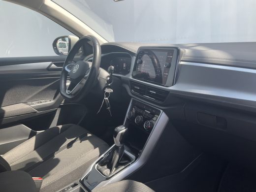 Volkswagen T-Roc 1.5 TSI Life 150pk Automaat Adap.Cruise Carplay Cam Hoogzitter Incl.BTW ActivLease financial lease