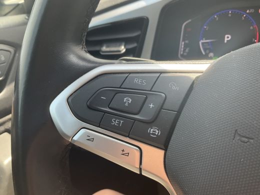 Volkswagen T-Roc 1.5 TSI Life 150pk Automaat Adap.Cruise Carplay Cam Hoogzitter Incl.BTW ActivLease financial lease