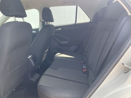 Volkswagen T-Roc 1.5 TSI Life 150pk Automaat Adap.Cruise Carplay Cam Hoogzitter Incl.BTW ActivLease financial lease
