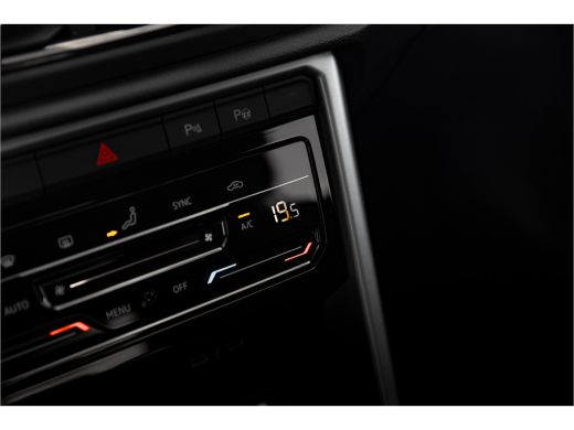Volkswagen T-Roc 1.5 TSI DSG Life Edition | Camera | Led | Keyless ActivLease financial lease