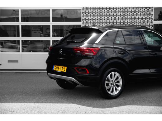 Volkswagen T-Roc 1.5 TSI DSG Life Edition | Camera | Led | Keyless ActivLease financial lease