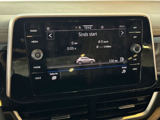 Volkswagen T-Roc 1.5TSI 150pk DSG R-Line / Parkeersensoren / App-Connect / Stoelverwarming /Achteruitrijcamera ActivLease financial lease