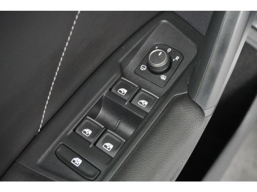 Volkswagen Tiguan 1.4 TSI 245 pk eHybrid R-Line Business 6-DSG | Achteruitrijcamera | Airco (automatisch) | Buitens... ActivLease financial lease