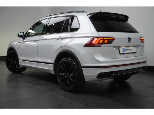 Volkswagen Tiguan 1.4 TSI 245 pk eHybrid R-Line Business 6-DSG | Achteruitrijcamera | Airco (automatisch) | Buitens... ActivLease financial lease