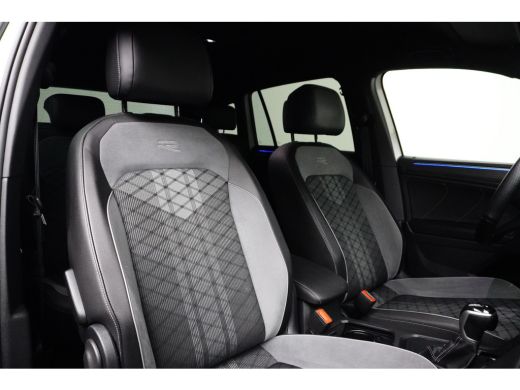 Volkswagen Tiguan 1.4 TSI 245 pk eHybrid R-Line Business 6-DSG | Achteruitrijcamera | Airco (automatisch) | Buitens... ActivLease financial lease