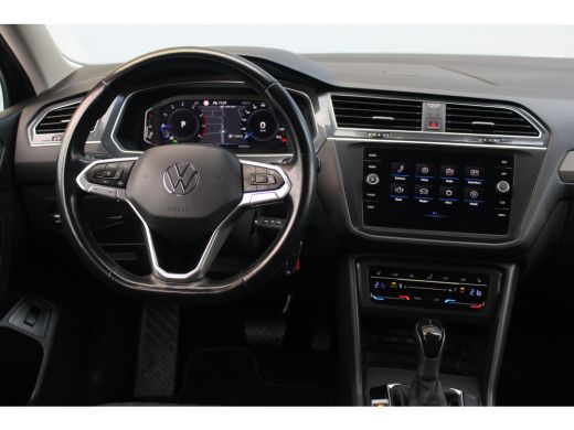 Volkswagen Tiguan Allspace 1.5 TSI Life Business 7p. | Trekhaak | ACC | Camera | Navi | Stoel&Stuurverwarming | Clima | Adap... ActivLease financial lease