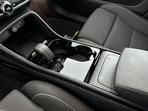 Volvo  C40 Single Motor Plus 69 kWh | 19" Allseason | Adaptieve cruise | BLIS | Stoel/stuurverwarming | Keyl... ActivLease financial lease