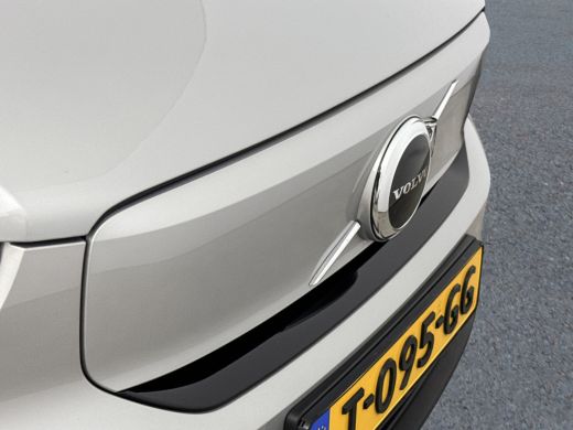 Volvo  C40 Single Motor Plus 69 kWh | 19" Allseason | Adaptieve cruise | BLIS | Stoel/stuurverwarming | Keyl... ActivLease financial lease