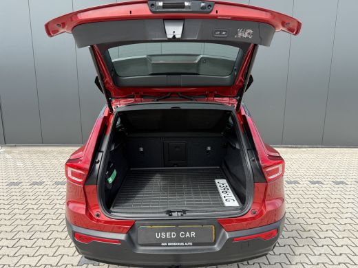 Volvo  XC40 2.0 B4 R-Design | Stoel en stuurwielverwarming | Camera | Parkeersensoren voor en achter | BLIS |... ActivLease financial lease