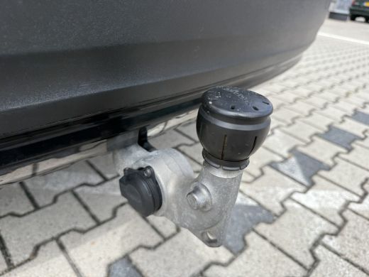 Volvo  XC40 2.0 B4 R-Design | Stoel en stuurwielverwarming | Camera | Parkeersensoren voor en achter | BLIS |... ActivLease financial lease