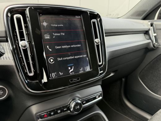 Volvo  XC40 2.0 B4 R-Design | Stoel en stuurwielverwarming | Camera | Parkeersensoren voor en achter | BLIS |... ActivLease financial lease