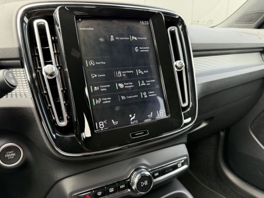 Volvo  XC40 2.0 B4 R-Design | Stoel en stuurwielverwarming | Camera | Parkeersensoren voor en achter | BLIS |... ActivLease financial lease