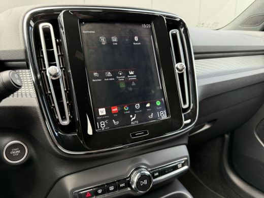 Volvo  XC40 2.0 B4 R-Design | Stoel en stuurwielverwarming | Camera | Parkeersensoren voor en achter | BLIS |... ActivLease financial lease