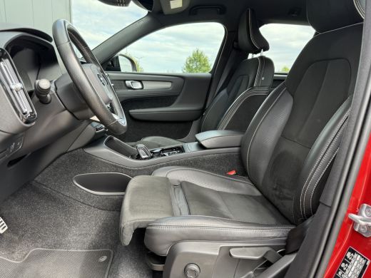 Volvo  XC40 2.0 B4 R-Design | Stoel en stuurwielverwarming | Camera | Parkeersensoren voor en achter | BLIS |... ActivLease financial lease
