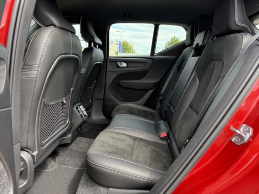 Volvo  XC40 2.0 B4 R-Design | Stoel en stuurwielverwarming | Camera | Parkeersensoren voor en achter | BLIS |... ActivLease financial lease