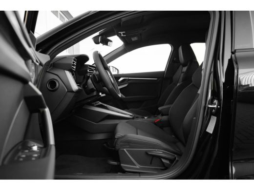 Audi A3 Sportback Advanced edition | Aluminium optiek in het interieur | Assistentiepakket Rijden en Park... ActivLease financial lease