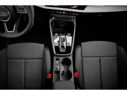 Audi A3 Sportback Advanced edition | Aluminium optiek in het interieur | Assistentiepakket Rijden en Park... ActivLease financial lease